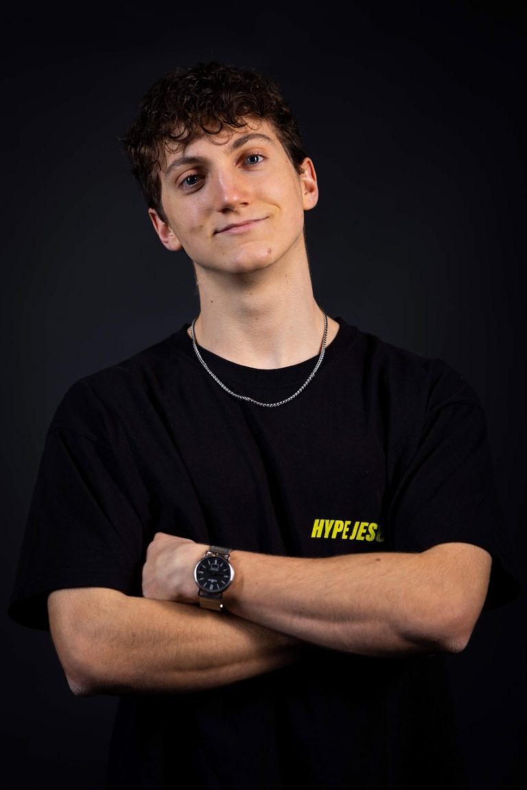 Tobias1123 - 25